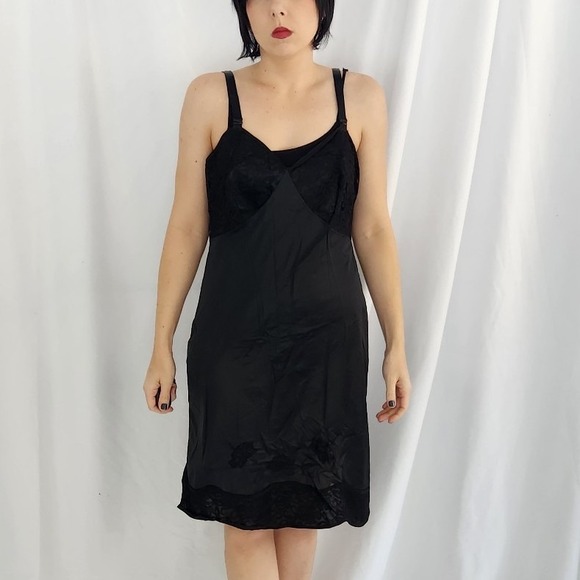 80s Black Lacy Nylon Slip - Picture 1 of 3